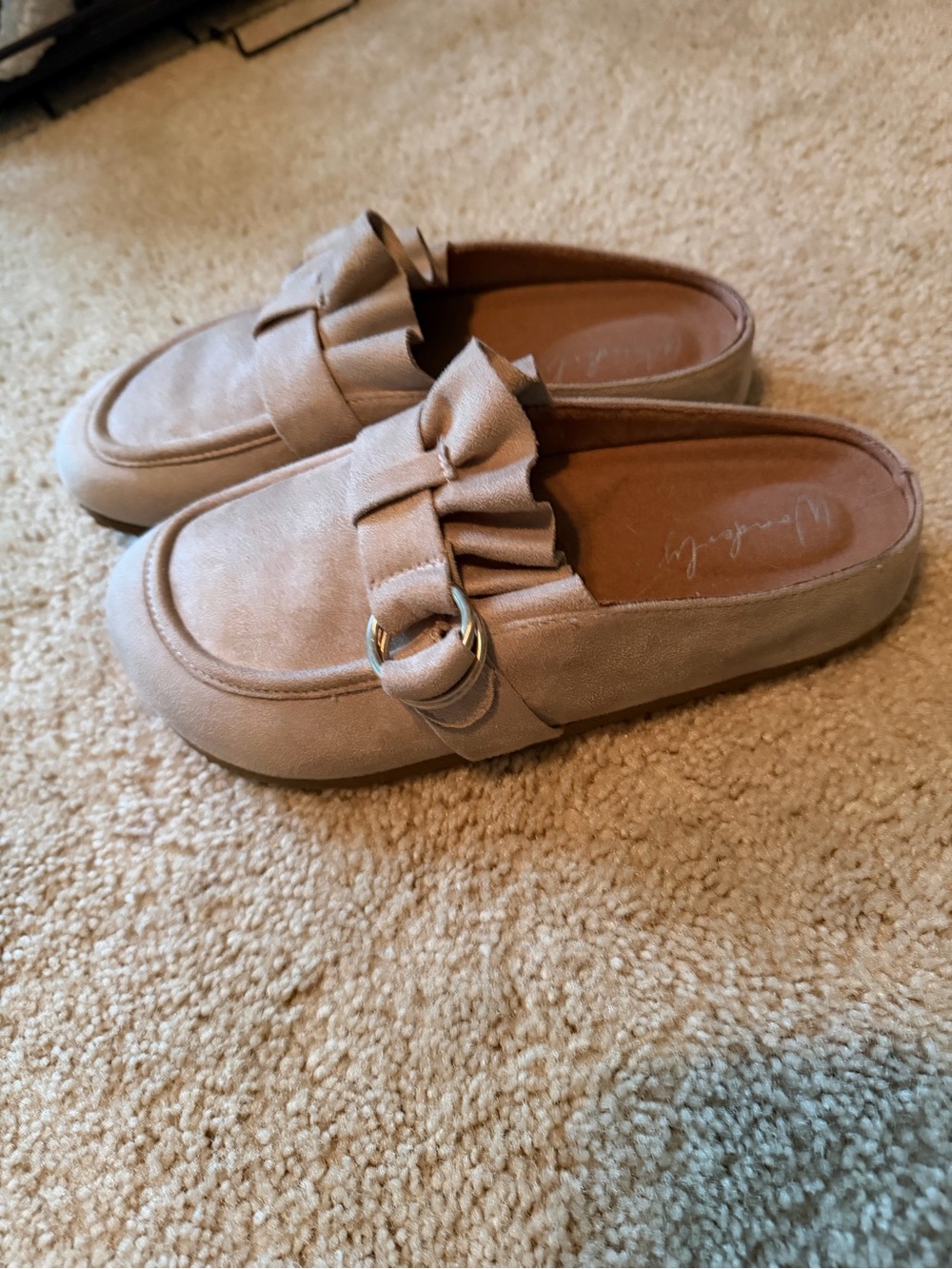 Wonderly Sand Ruffle Clog Mule with Gold Accent